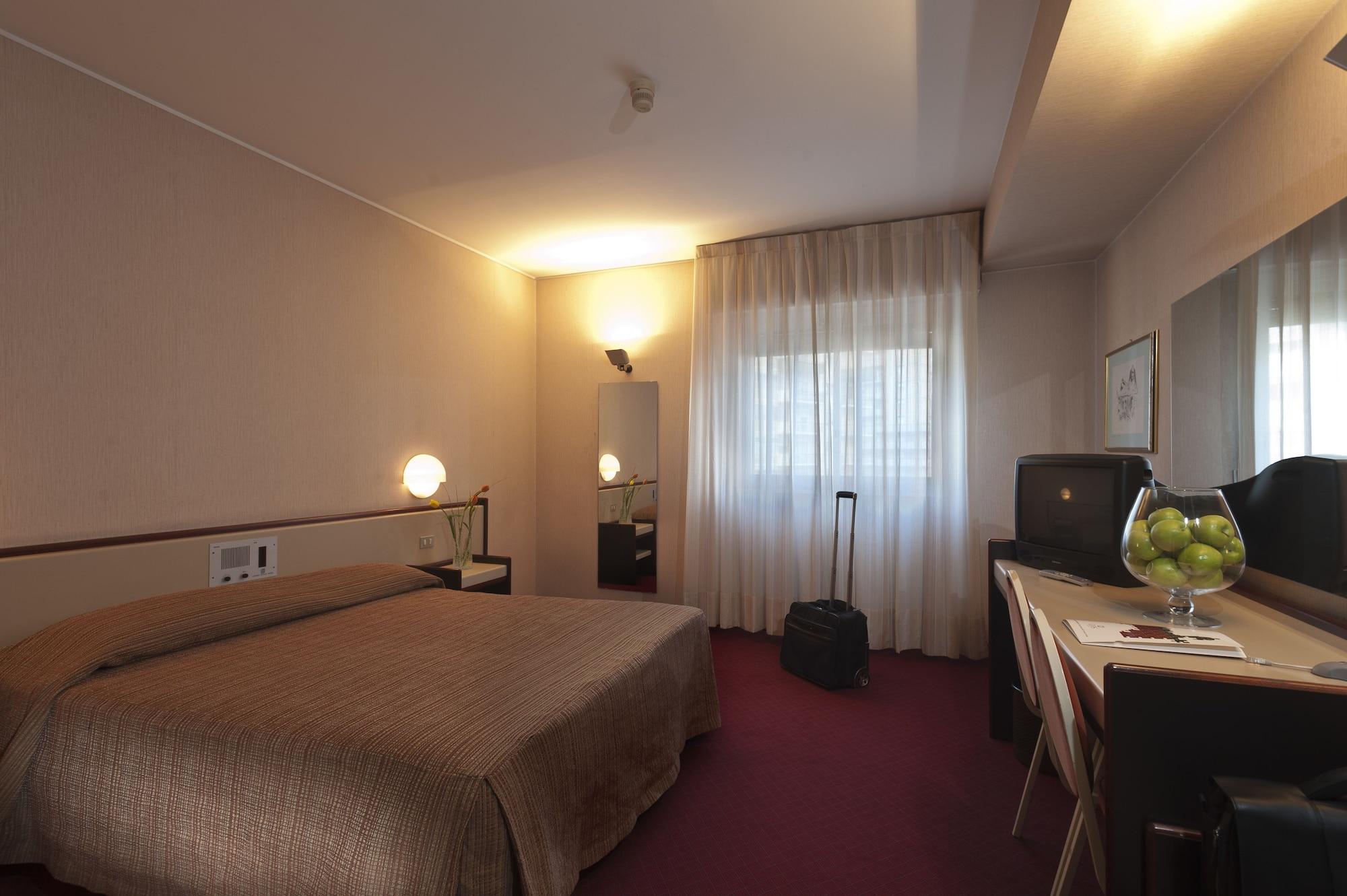 Astoria Palace 4*